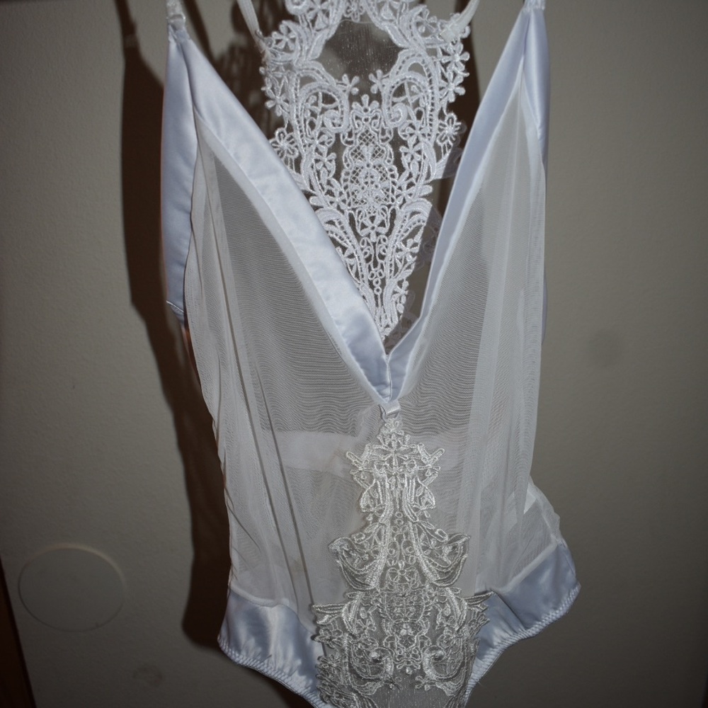 white lingerie 💟
